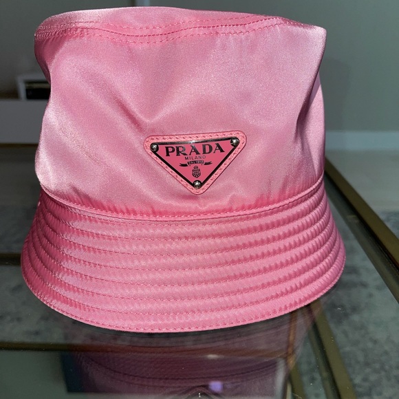 Prada bucket hat - Picture 3 of 3